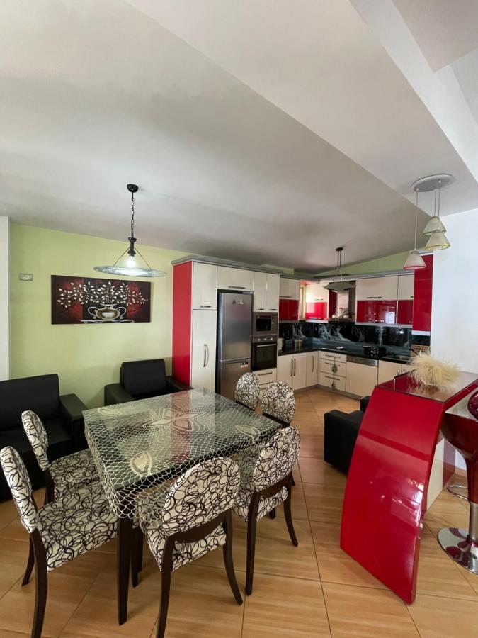 Seaview Golden Penthouse Apartment Sarande Bagian luar foto