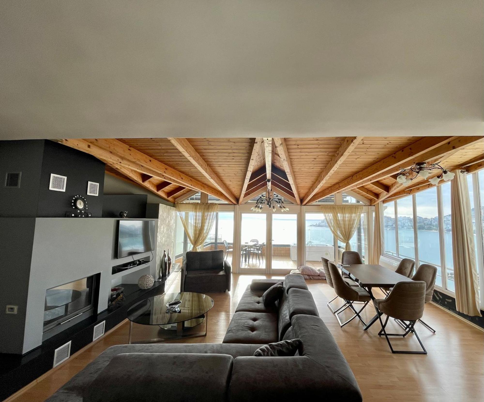 Seaview Golden Penthouse Apartment Sarande Bagian luar foto