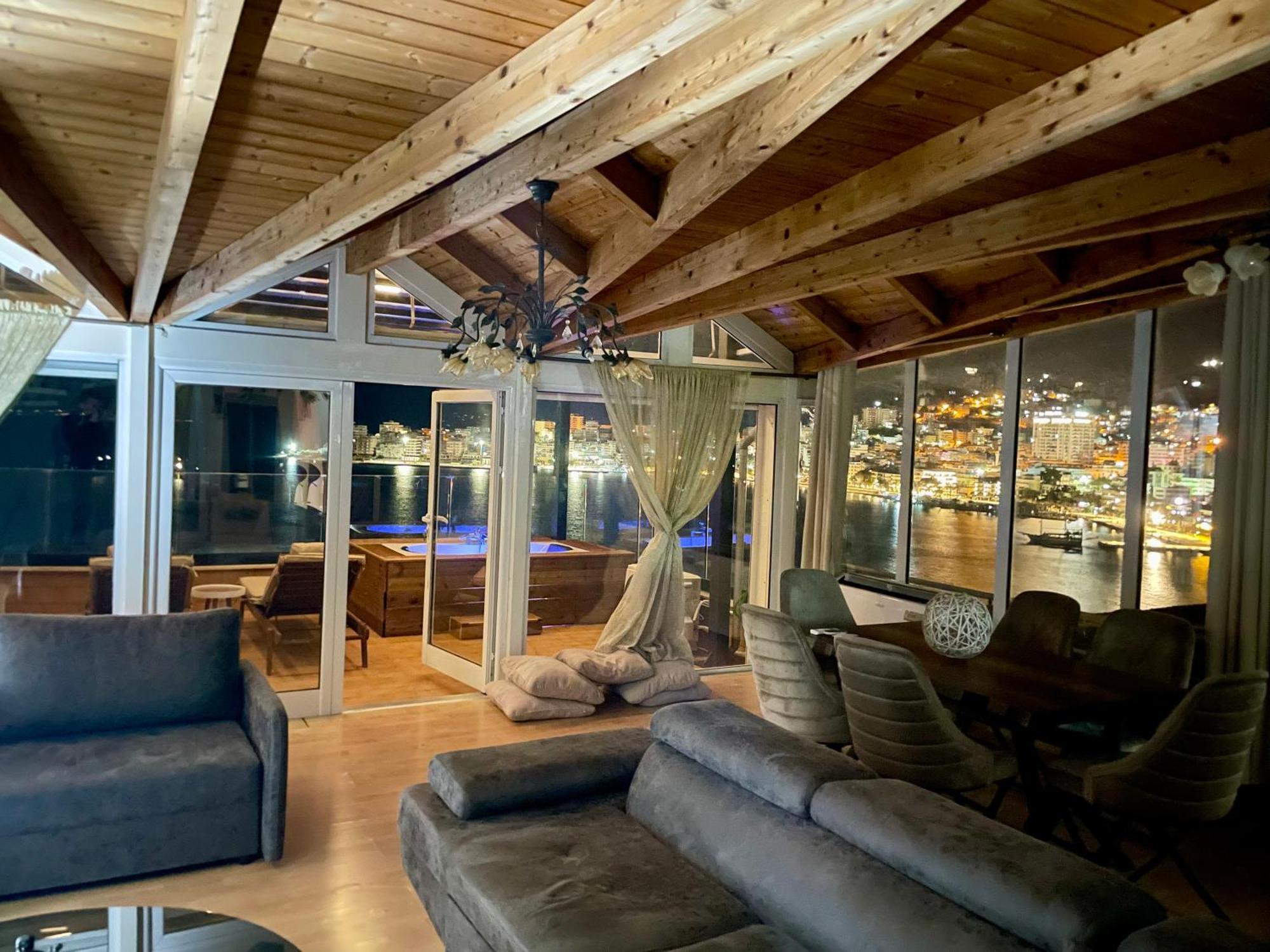 Seaview Golden Penthouse Apartment Sarande Bagian luar foto