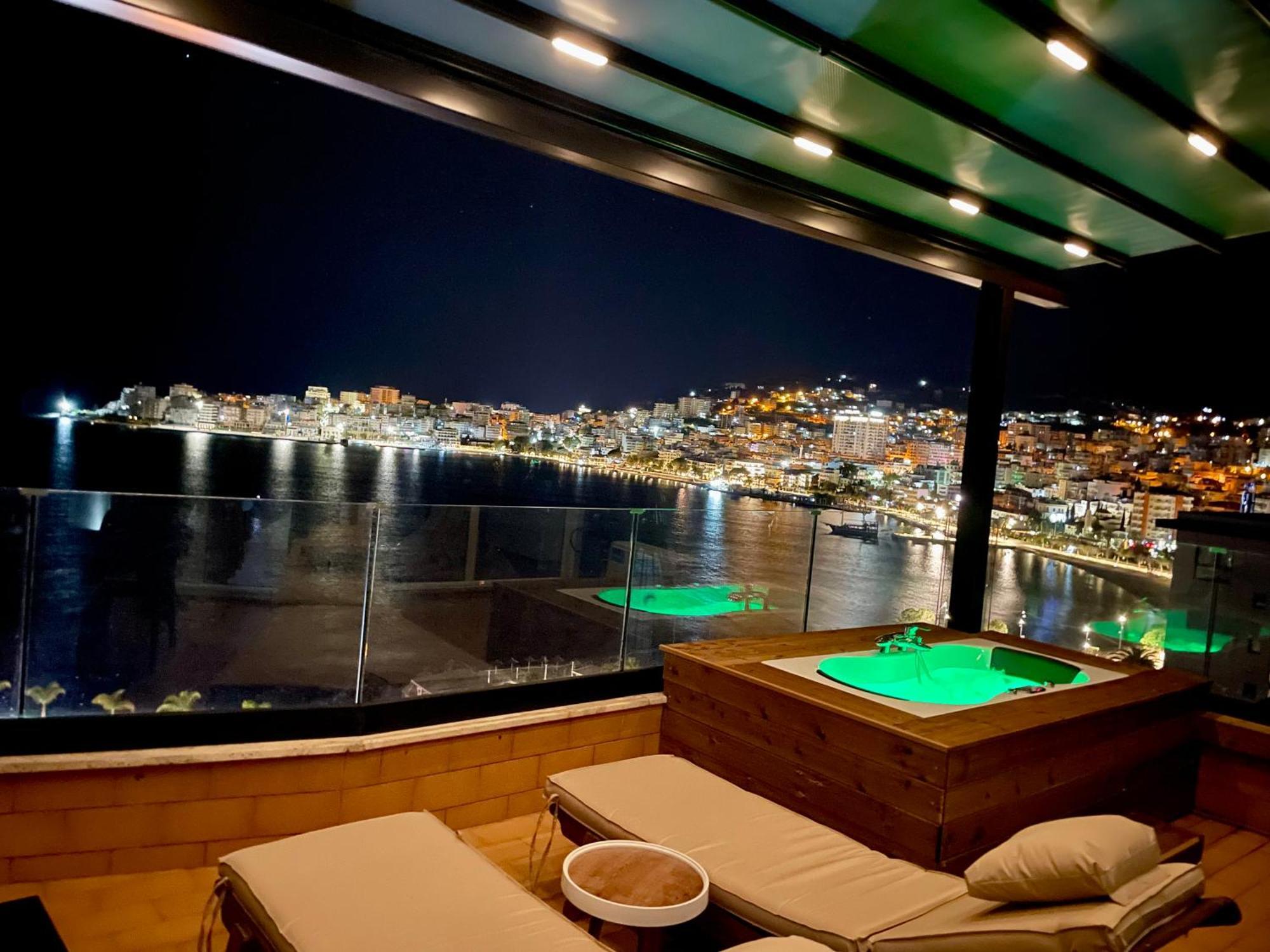 Seaview Golden Penthouse Apartment Sarande Bagian luar foto