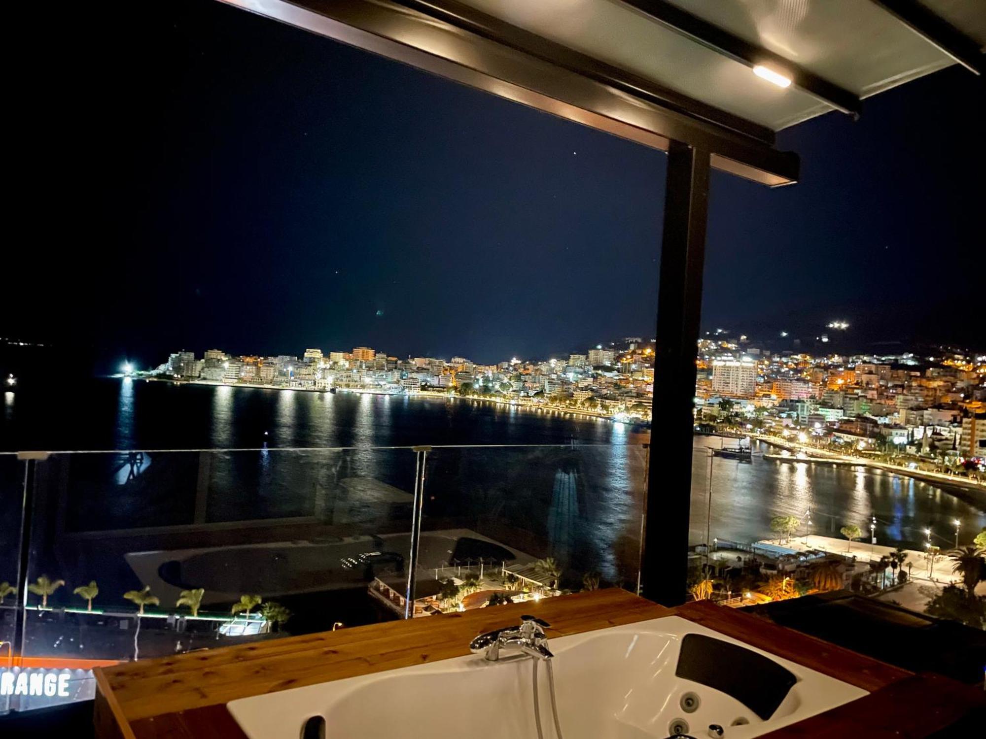 Seaview Golden Penthouse Apartment Sarande Bagian luar foto